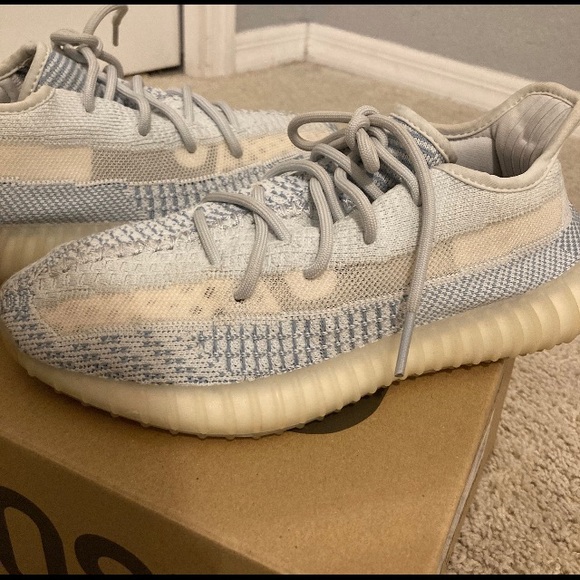 YEEZY 350 V2 Cloud white Boost size 7.5 unisex - Picture 5 of 7